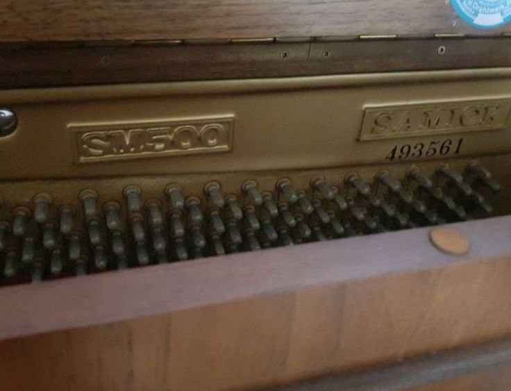 같은 SM500 모델이지만 다른 일련번호가 찍힌 프레임