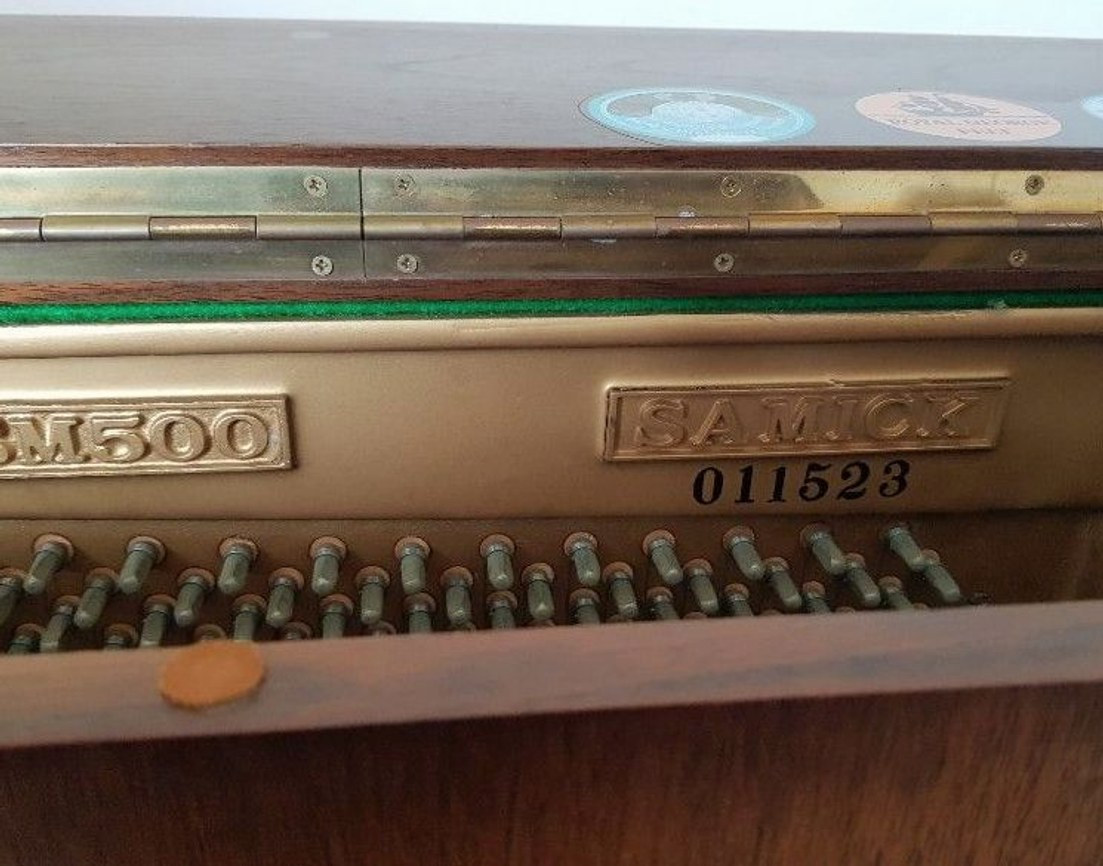 습기와 별개로 연식을 알려 주는 SU300 금속 판